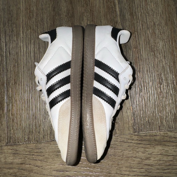 SAMABA GIRL SHOES 👟 - Picture 3 of 7